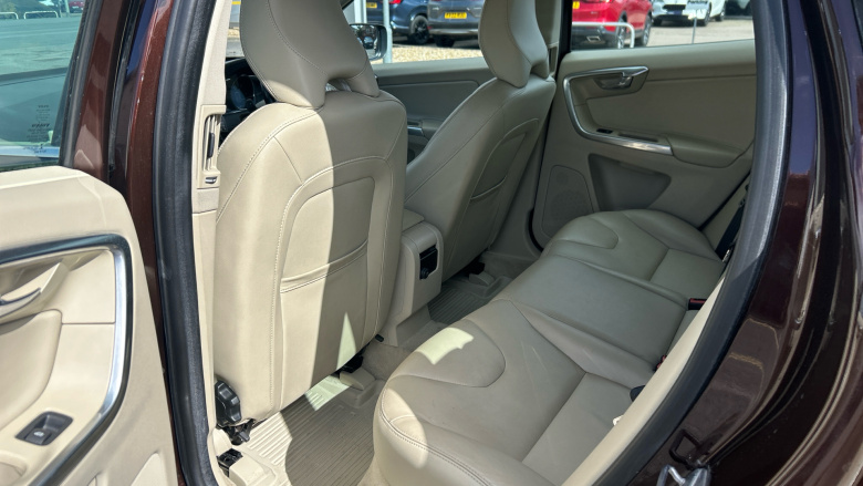 Volvo Xc60 D5 [220] SE Lux Nav 5dr AWD Geartronic Diesel Estate